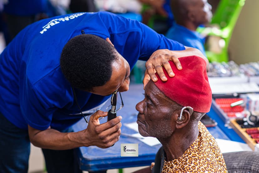 Distributing medications